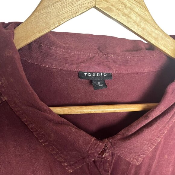 Torrid Womens 5X Long Sleeve Button Up Tunic Dark Cherry Red Classic Holiday Top - Picture 2 of 5